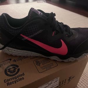 Nike Womens Juniper Trail CW3809-014 Black
Pink Running Shoes Sneakers Size 9